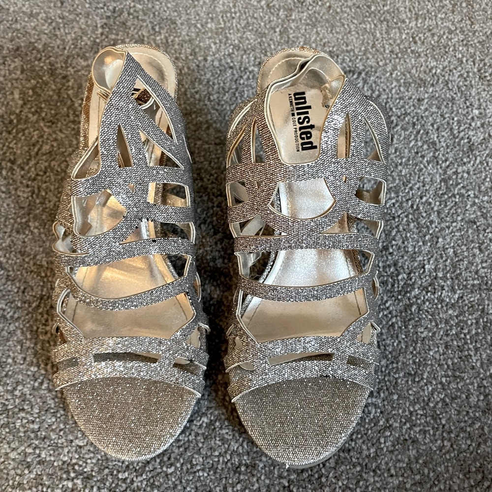 Sparkle silver-ish/gold colored, heels! Great condition!
